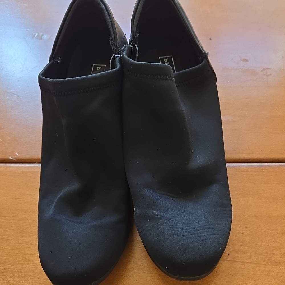 Black Rivet Black Ankle Booties - Picture 2 of 3